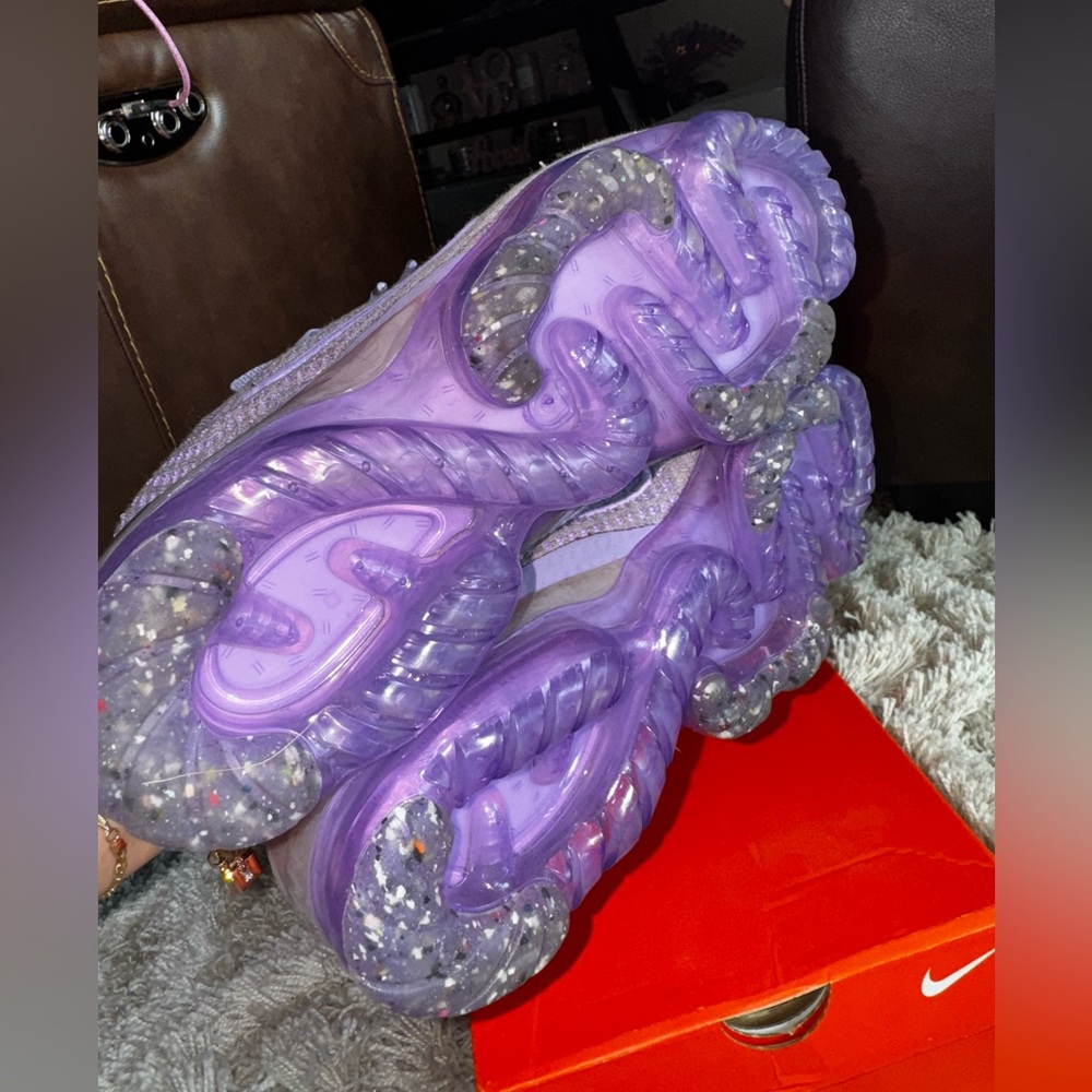 Nike Women's Air VaporMax‎ Purple Athletic Shoes in original box size 8 - Picture 8 of 12